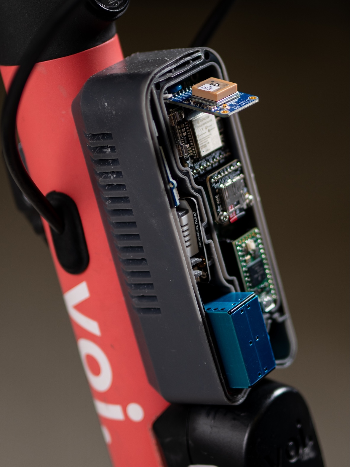 A photo of the LocalAir sensor attached for an electric scooter